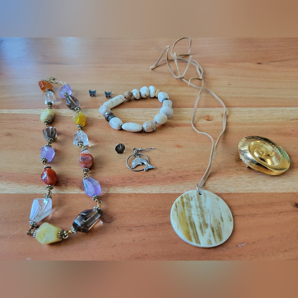 Boho Beige Stone Pendant Necklace by